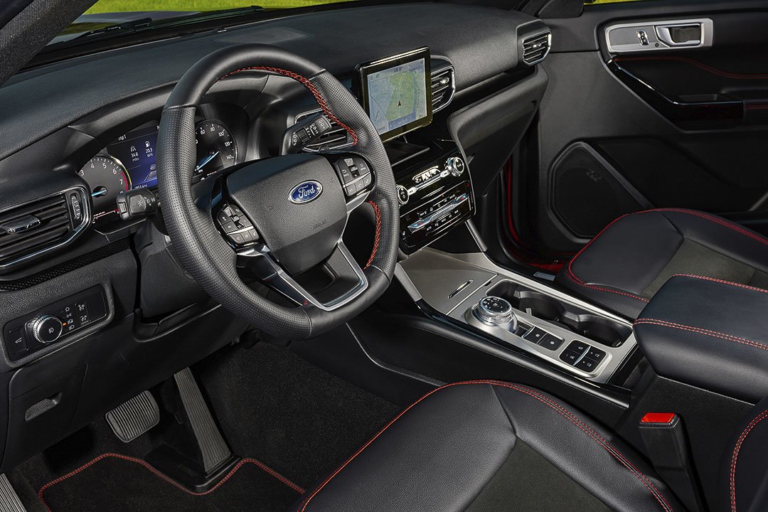 Ford Explorer ST Line 2022 02